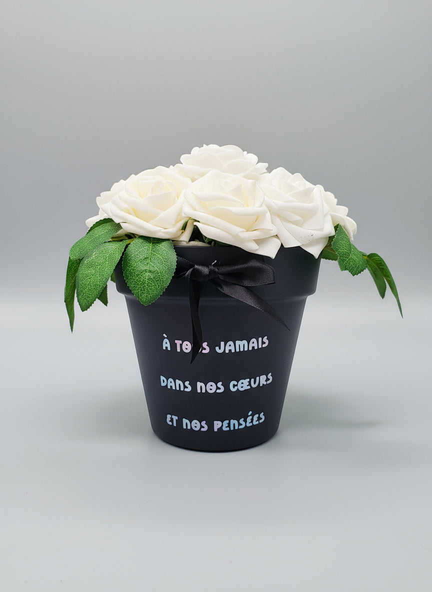Hommage fleuri & durable – Pot funéraire artisanal