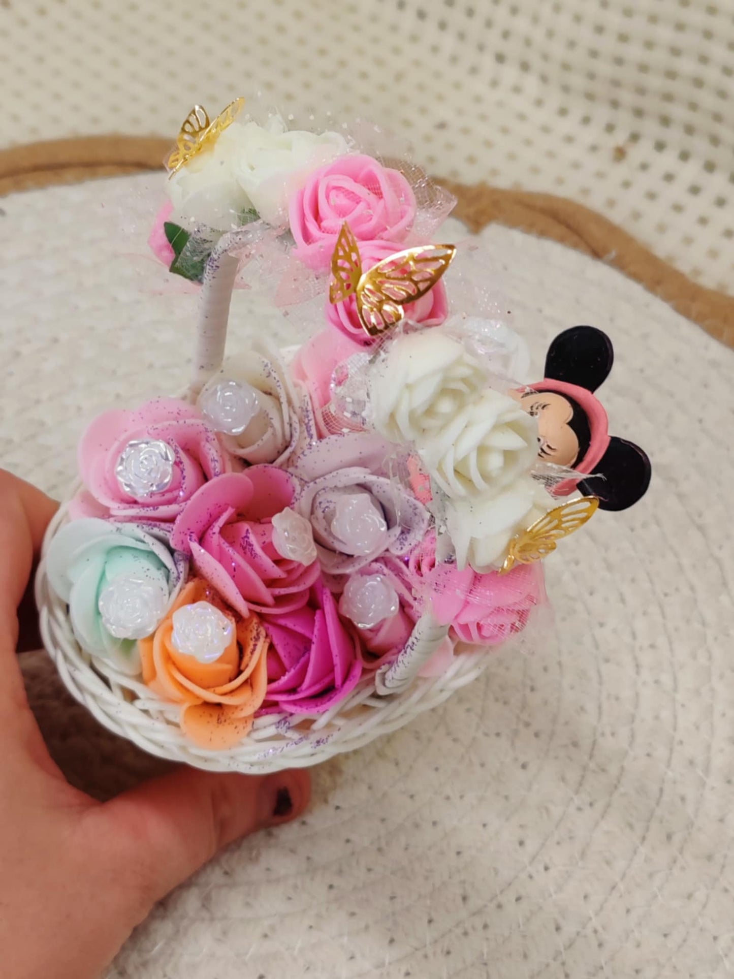 🌹✨ Petit panier fleuri artisanal – Élégance en miniature ✨🌹