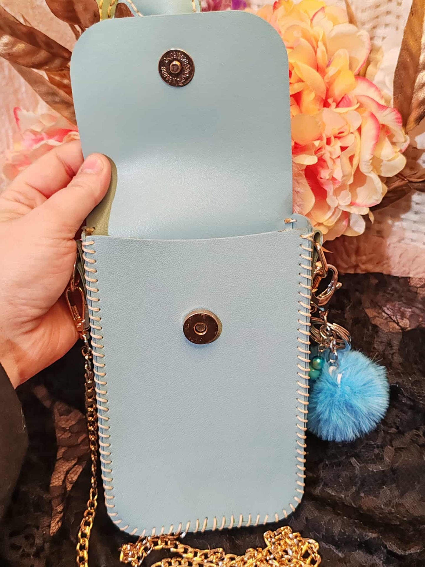 Jolie pochette artisanale en similicuir