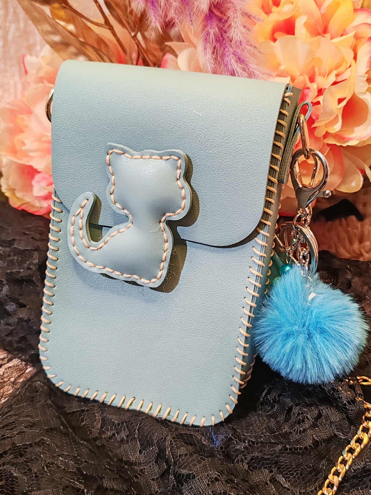 Jolie pochette artisanale en similicuir