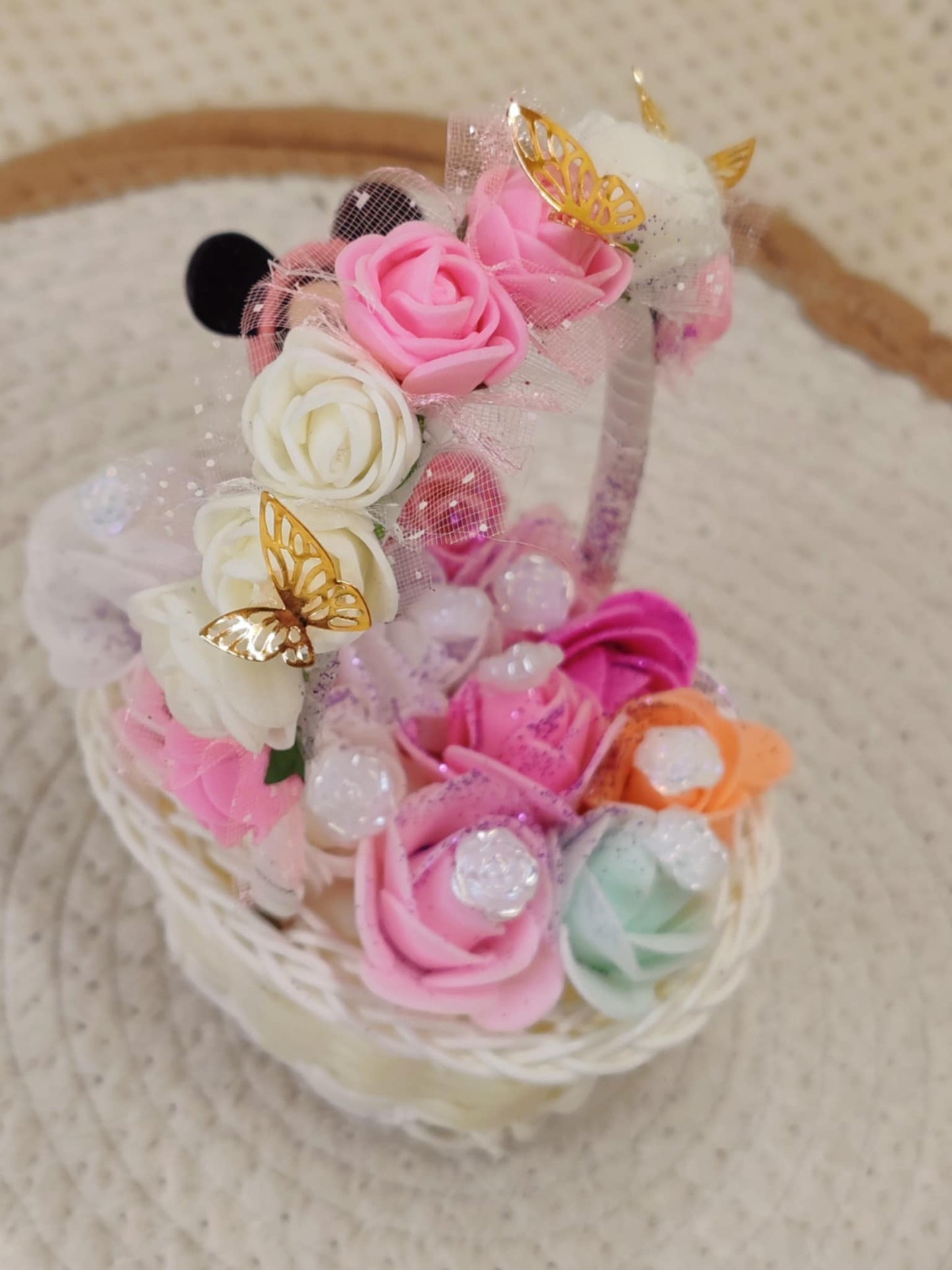 🌹✨ Petit panier fleuri artisanal – Élégance en miniature ✨🌹