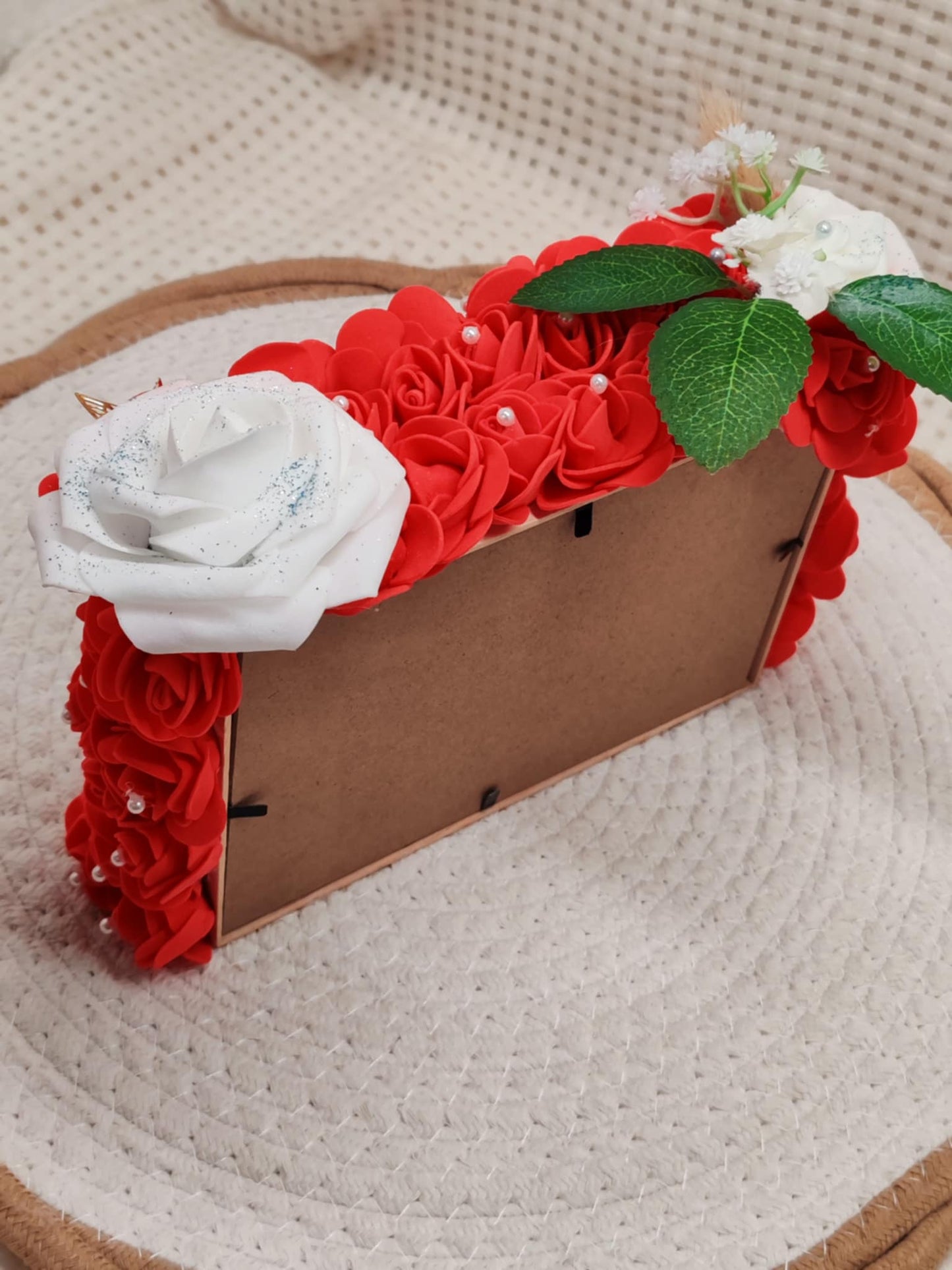 🌹 Joli Cadre Recouvert de Roses – Création Artisanale Unique 🌹