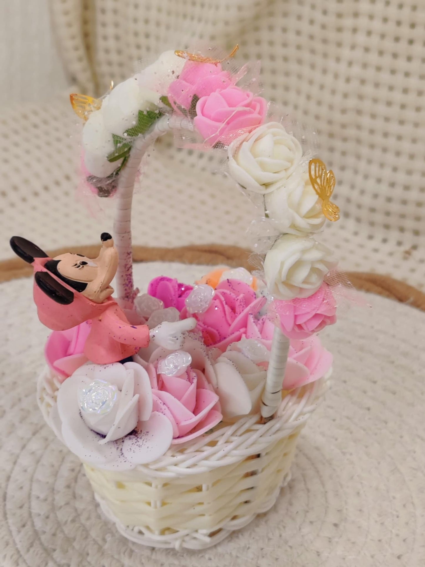 🌹✨ Petit panier fleuri artisanal – Élégance en miniature ✨🌹