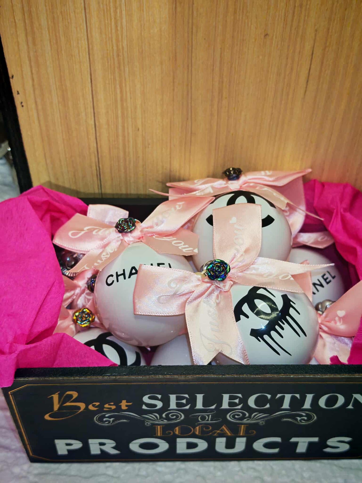 Lots de 9 boules de Noël design d une grande marque