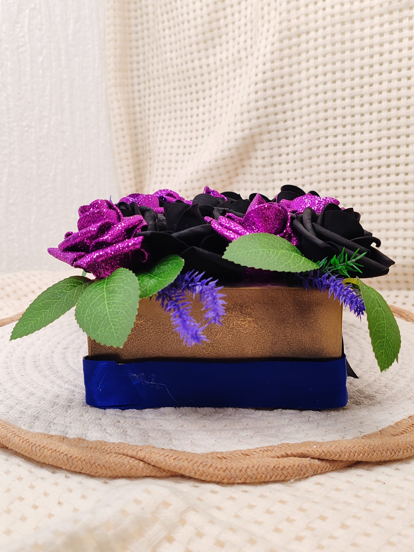 🌹 Boîte Florale Artisanale – Fait Main avec Roses en Mousse 🌹