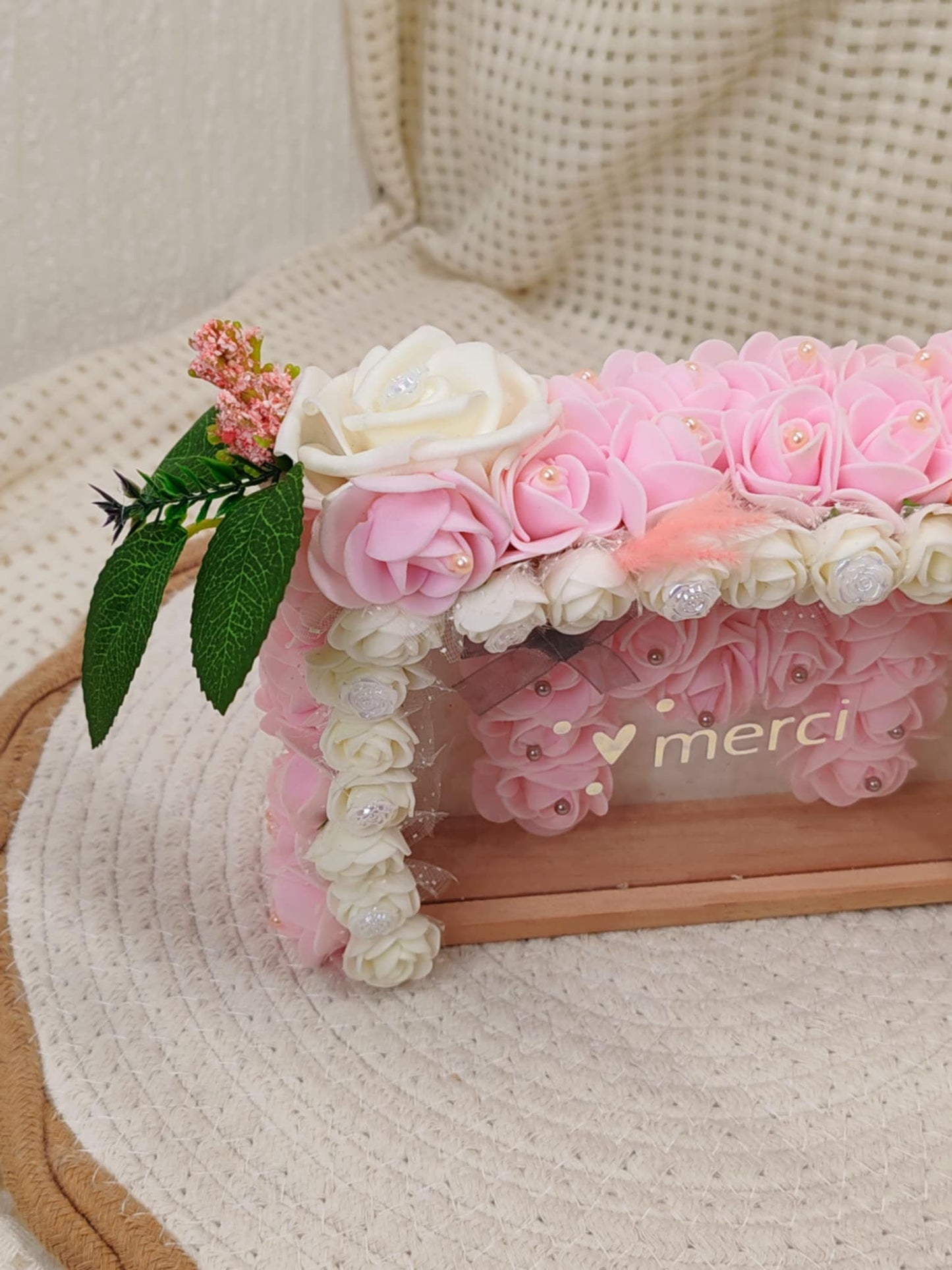 🌹 Joli Cadre Recouvert de Roses – Création Artisanale Unique 🌹