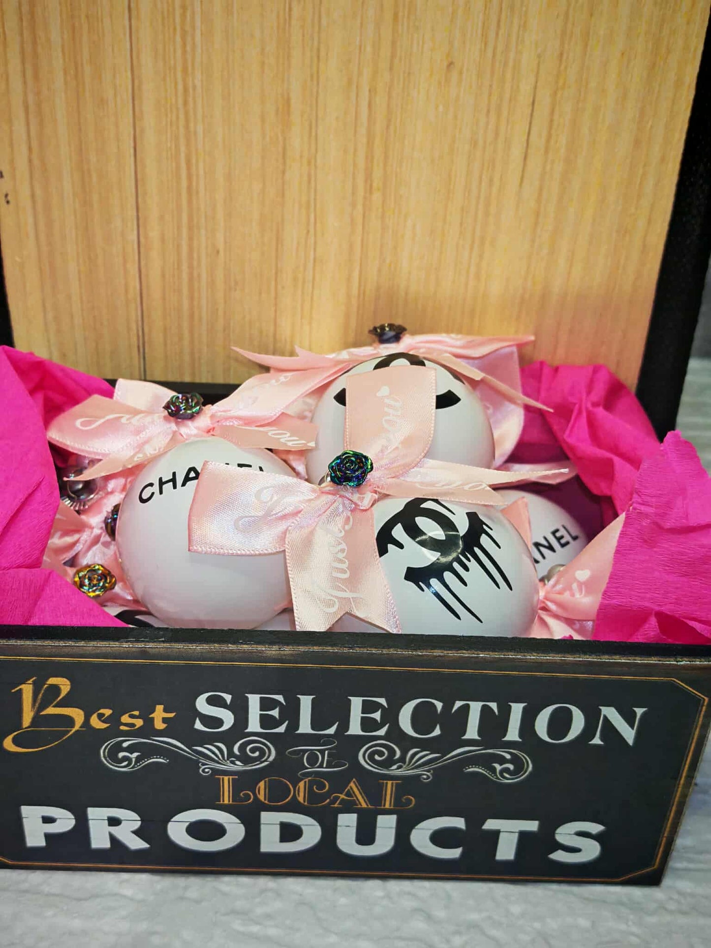 Lots de 9 boules de Noël design d une grande marque