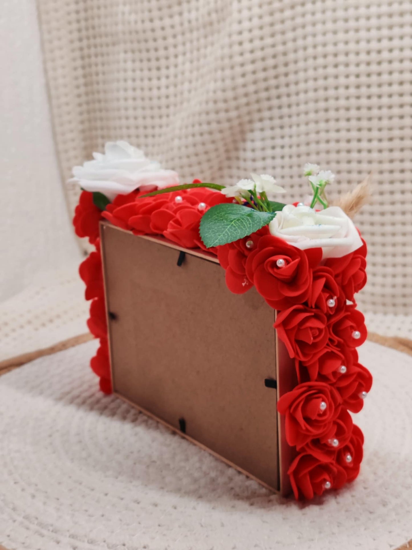 🌹 Joli Cadre Recouvert de Roses – Création Artisanale Unique 🌹